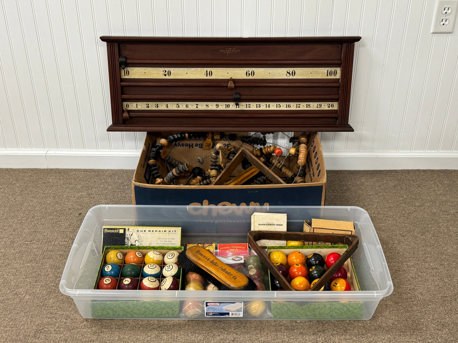 Brunswick Vintage Pool Table Accessories (1 of 7)