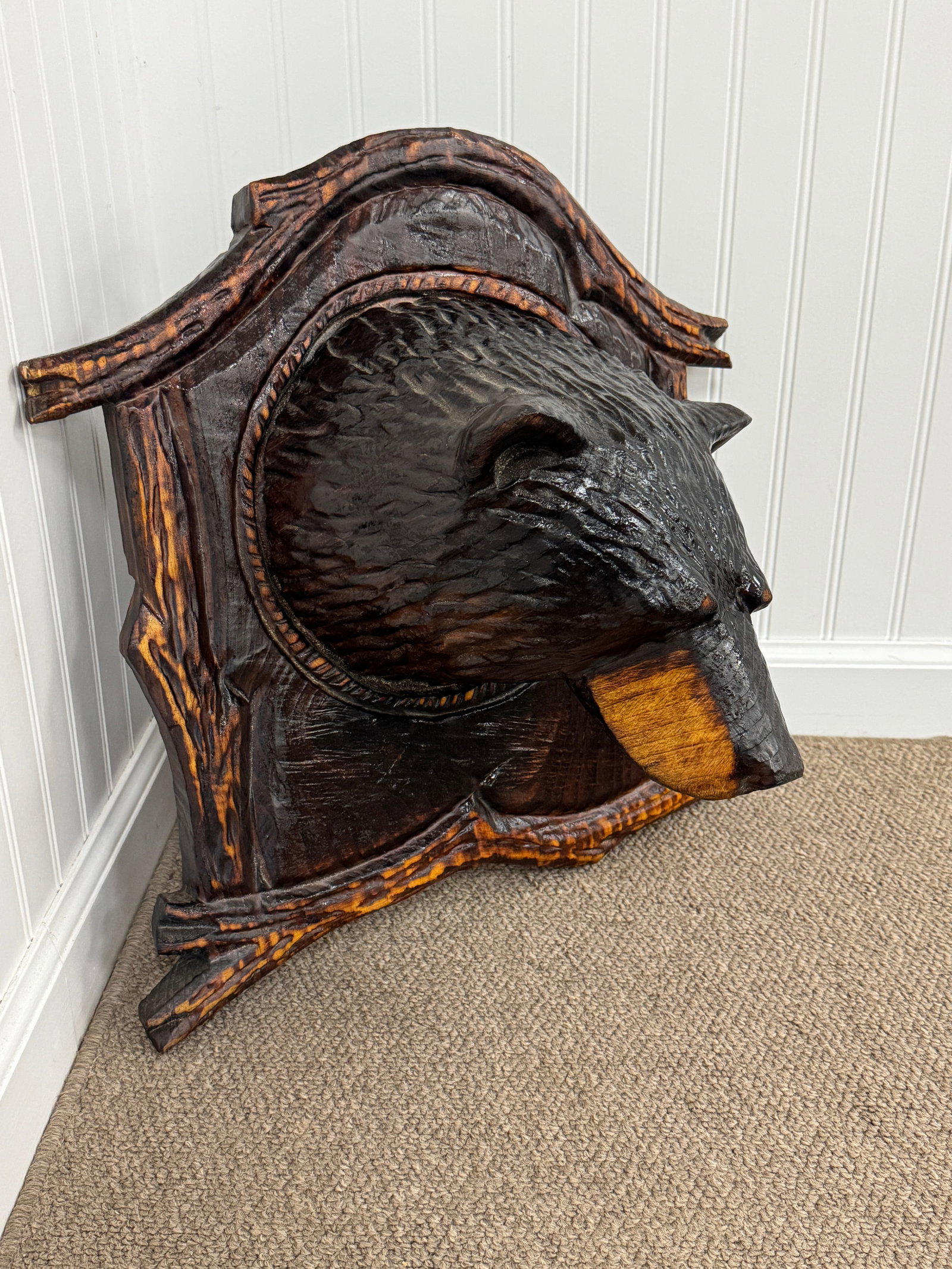 Carved Black Bear Head on Wall Plaque (1 of 5)
