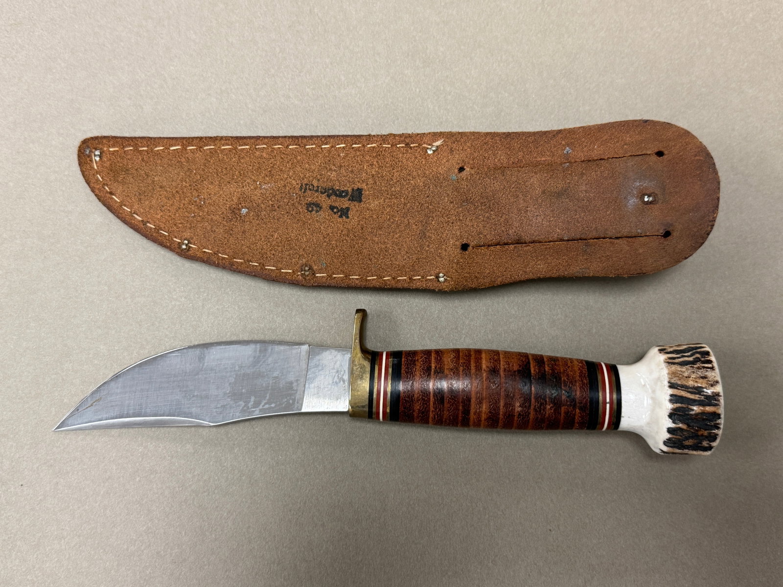 Marbles Hunting Knife with Embossed Leather Sheath (1 of 4)