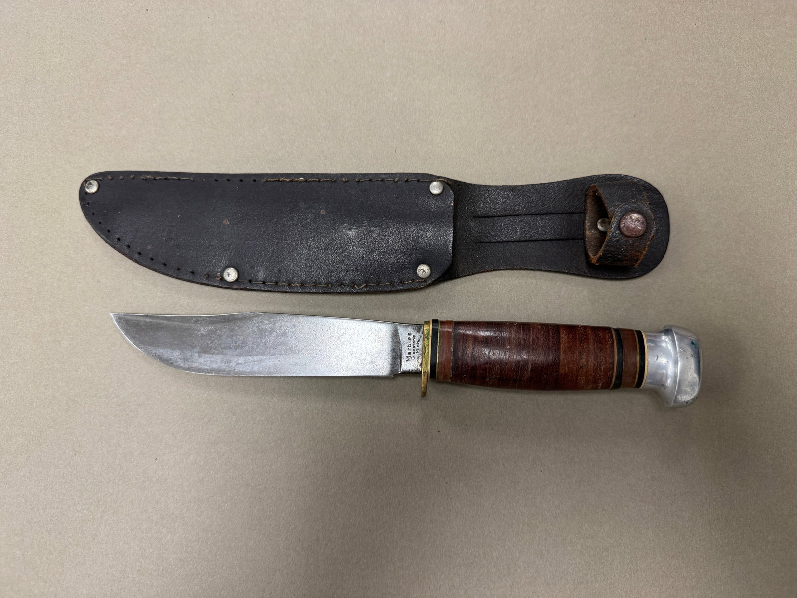 Marbles Hunting Knife with Leather Sheath (1 of 2)
