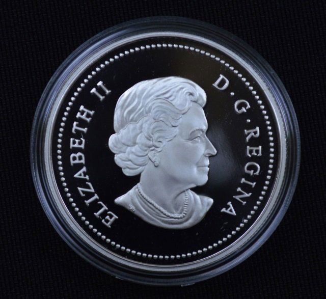 2004 Canadian Proof Fine Silver Dollar - 25.175 gm (1 of 2)