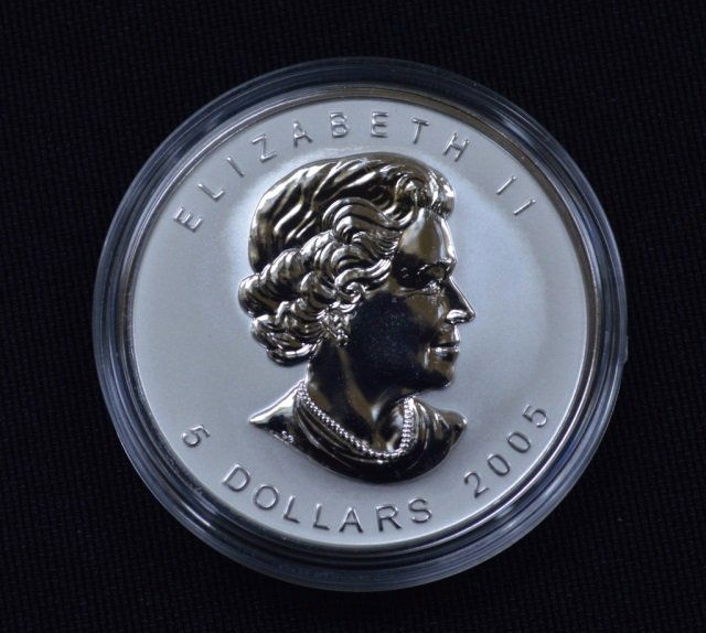2005 Canadian Fine Silver $5 Coin - 1 oz (1 of 4)