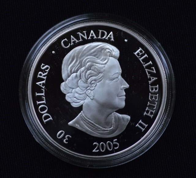 2005 Canadian Sterling Silver $30 Coin - 1 oz: A blend of heritage and art - The totem pole