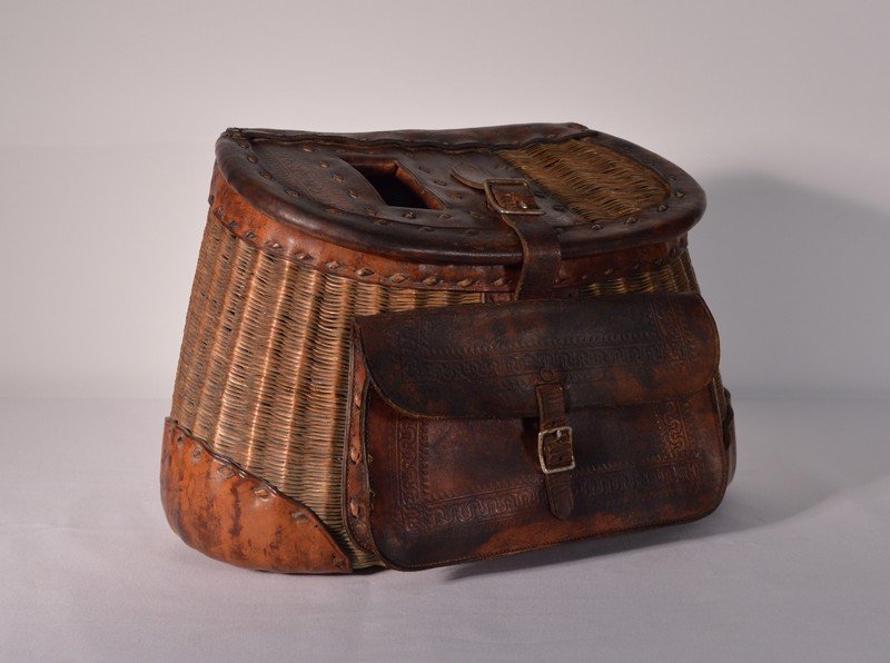 MacMonies Tooled Leather Trim Fishing Creel (1 of 4)