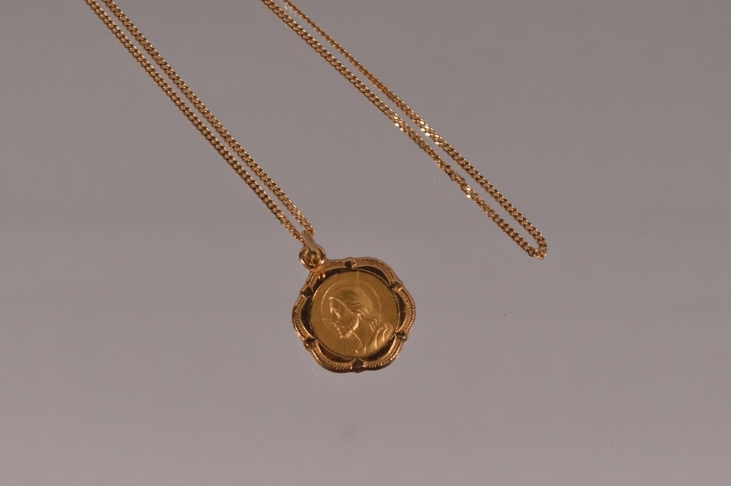 18kt Gold Religious Pendant w/ 18" 18kt Gold Chain (1 of 2)