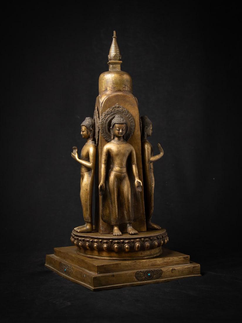 Rare antique bronze stupa with four bronze Buddha statues from Nepal, Early 20th century (1 of 20)