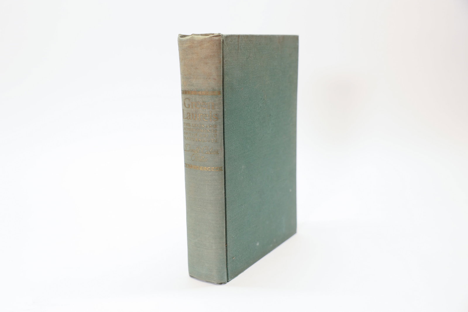 Green Laurels Donald Culross Peattie Book 1st Ed: "Green Laurels: The Lives and Achievements of the Great Naturalists" by Donald Culross Peattie, published 1936 by The Literary Guild, New York (Simon and Schuster copyright). This hardcover volume tra