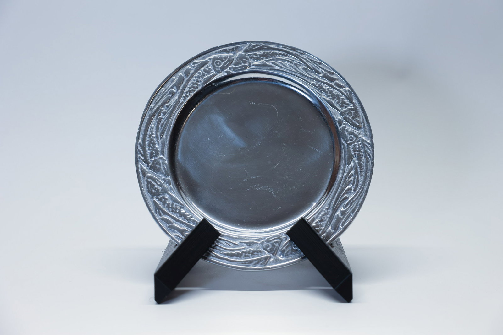 MCM Cast Metal Plate w/ Fish Motif Border (1 of 5)