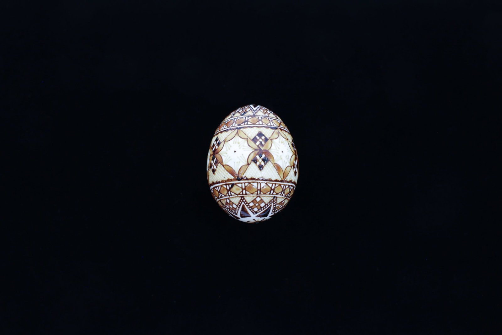 Hand-Etched Pysanky Style Egg, Star & Geometric: Condition: Overall good condition. Please examine all photos closely for any hairline cracks, chips, or fading to the surface design, particularly around the ends of the egg. As with all eggshell