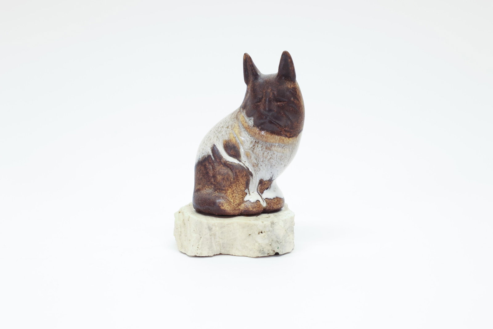Maigon Daga Studio Pottery Cat, Signed Stone (1 of 3)
