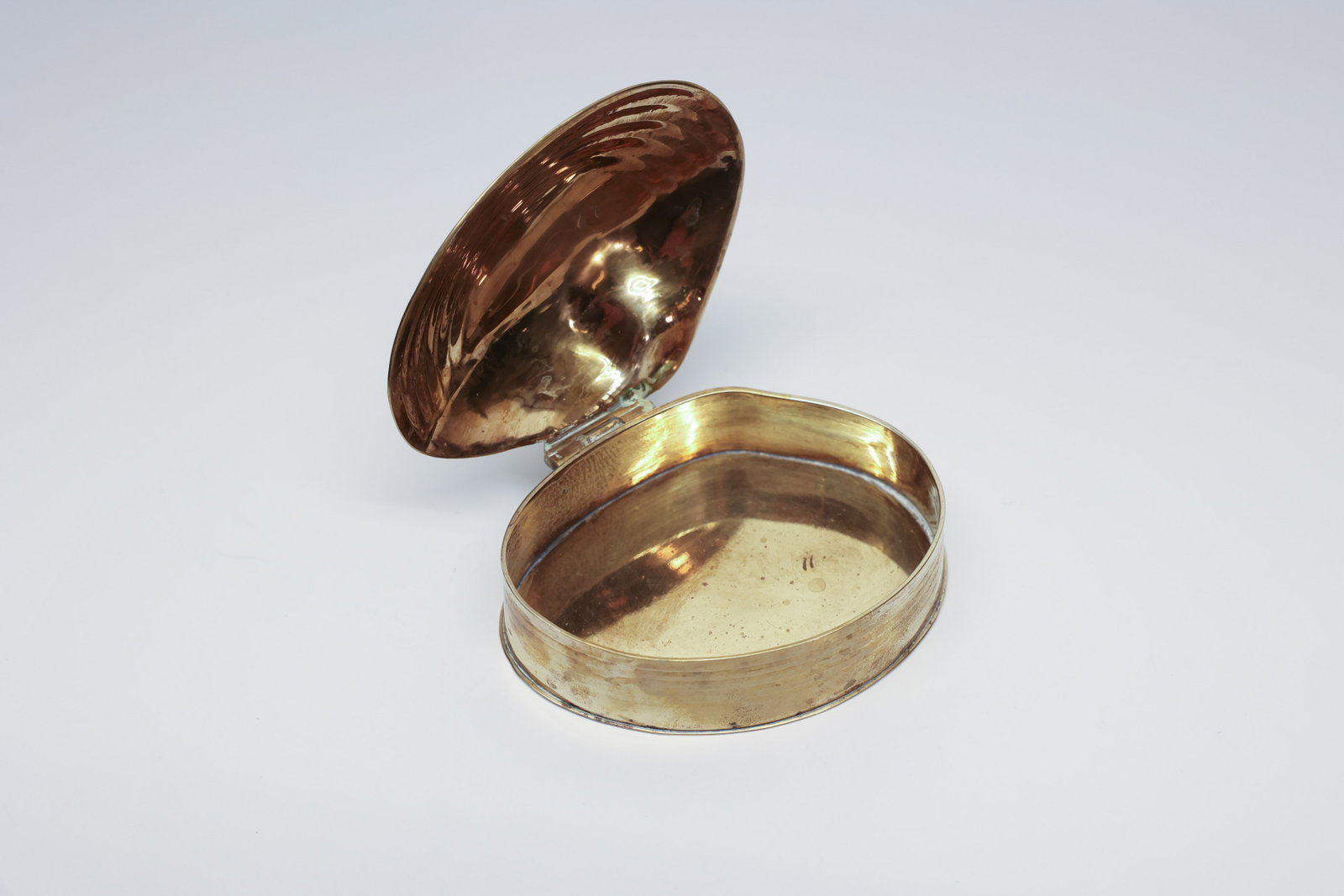 Brass Clamshell Trinket Box - 2