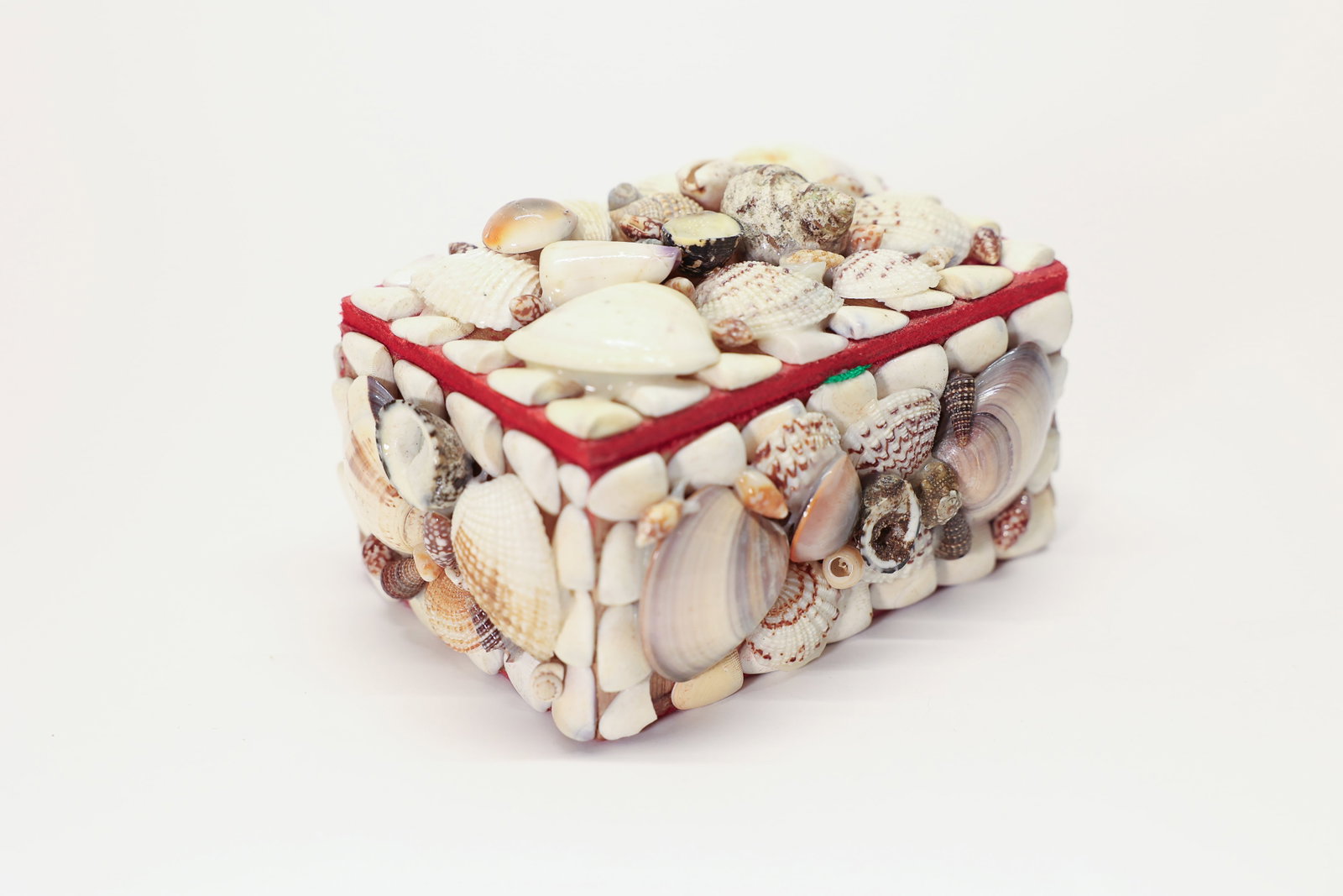 Shell-Covered Trinket Box Kitsch Art: 5 inches long, 3 inches deep, 2 inches tall.Coastal, nauticalDimensions: H: 2", W: 3", L: 5"