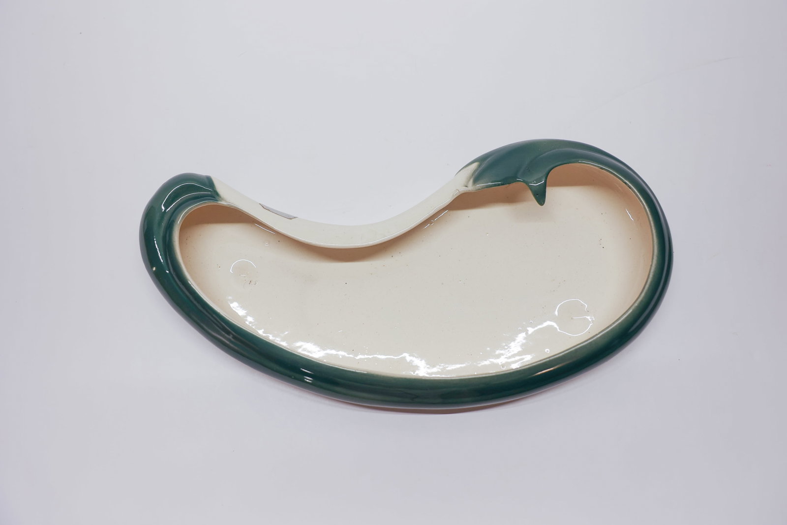 Knight Products Japan Ceramic Planter Mid Century: Vintage Knight Products of Los Angeles shallow planter. Green and cream. Made in Japan. It’s 13 1/2 inches long and 6 1/2 inches at its widest, 1 inch deep.Dimensions: H: 13.5", W: 6.5", L: 1"