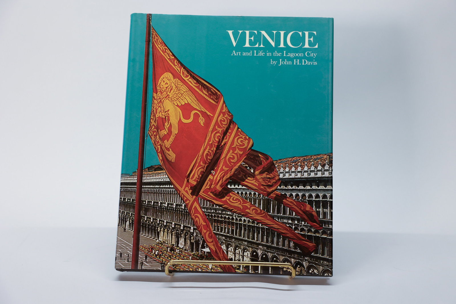 Venice: Art and Life in the Lagoon City: By John H Davis. Wonderful photographs and illustrations. 1978. Hardcover book.Dimensions: H: 11.75", W: 9.25", L: 1"