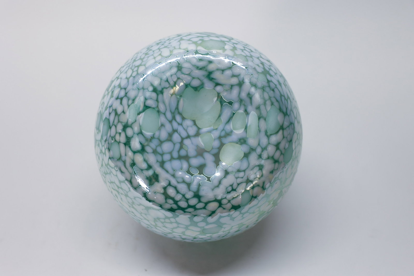 Spatterware Glass Vase, Unsigned - 4