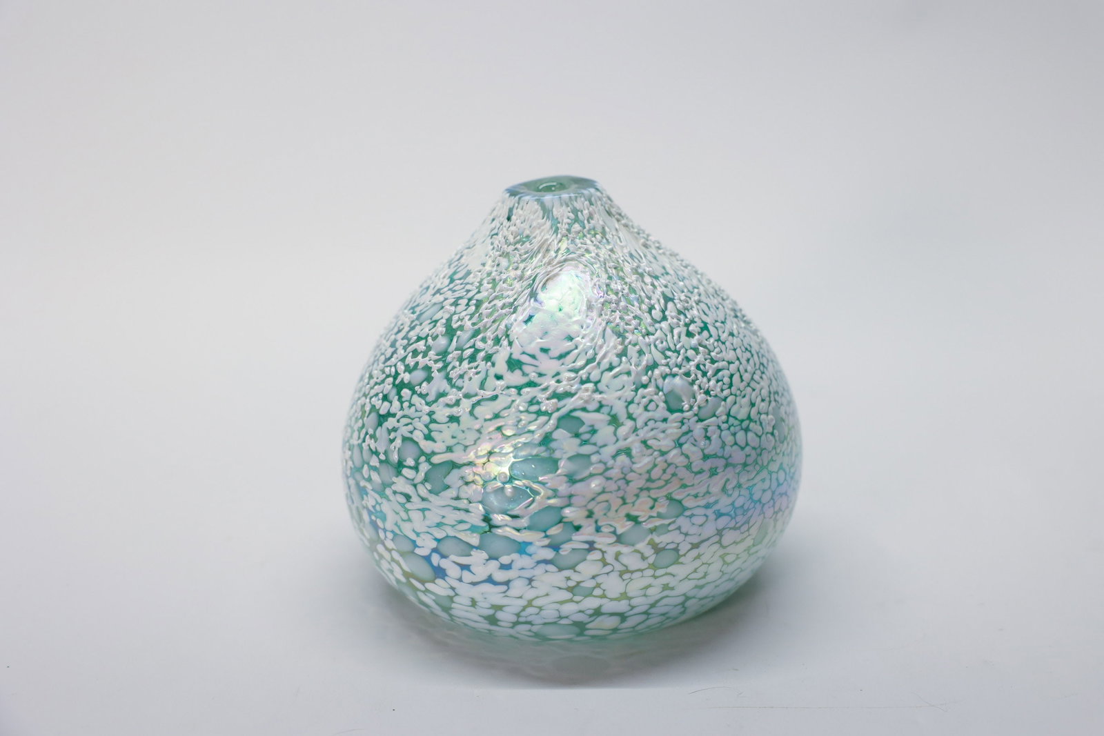 Spatterware Glass Vase, Unsigned - 6