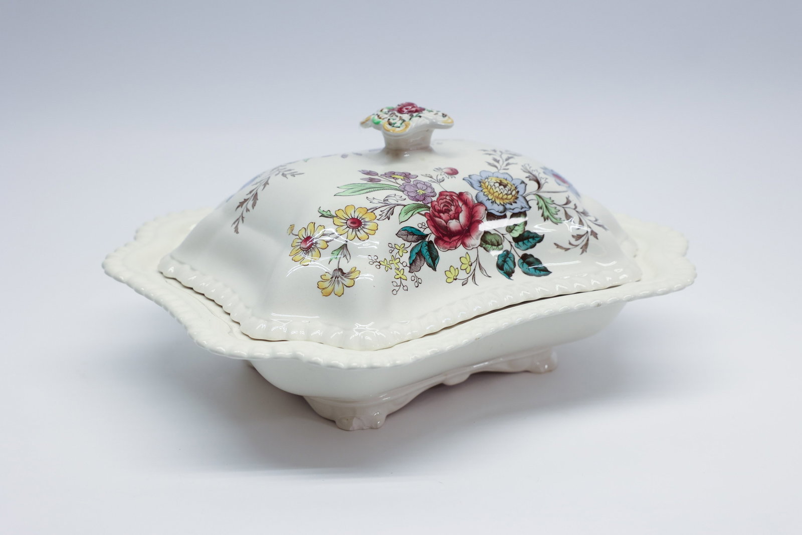 Copeland Spode Romney Covered Vegetable Dish: Description:A Copeland Spode covered vegetable dish in the "Romney" pattern, English earthenware marked "Copeland Spode, Great Britain, Romney" on the reverse, matching the floral transferware