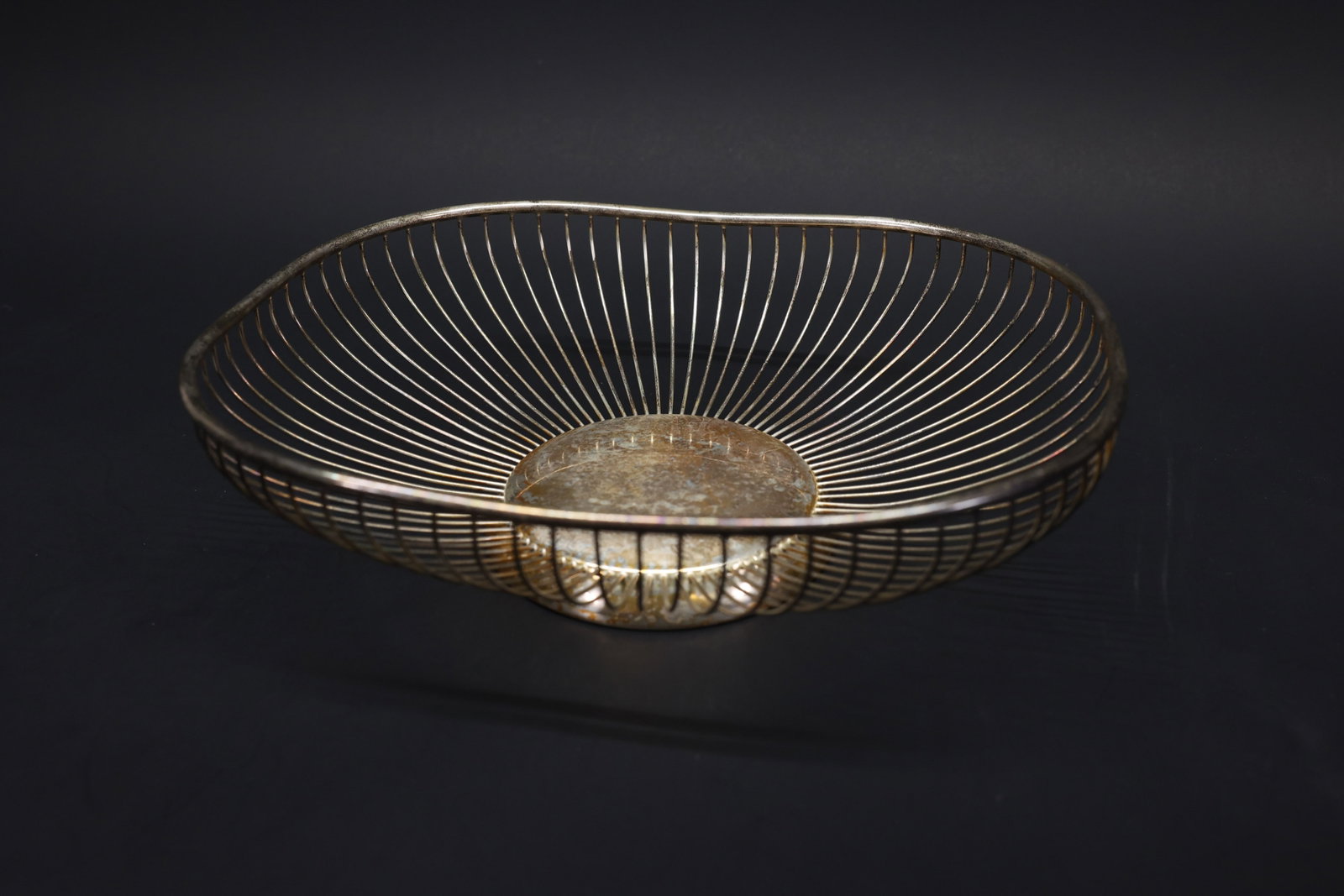 Mid-Century Silver-Plate Wire Bread Basket (1 of 5)
