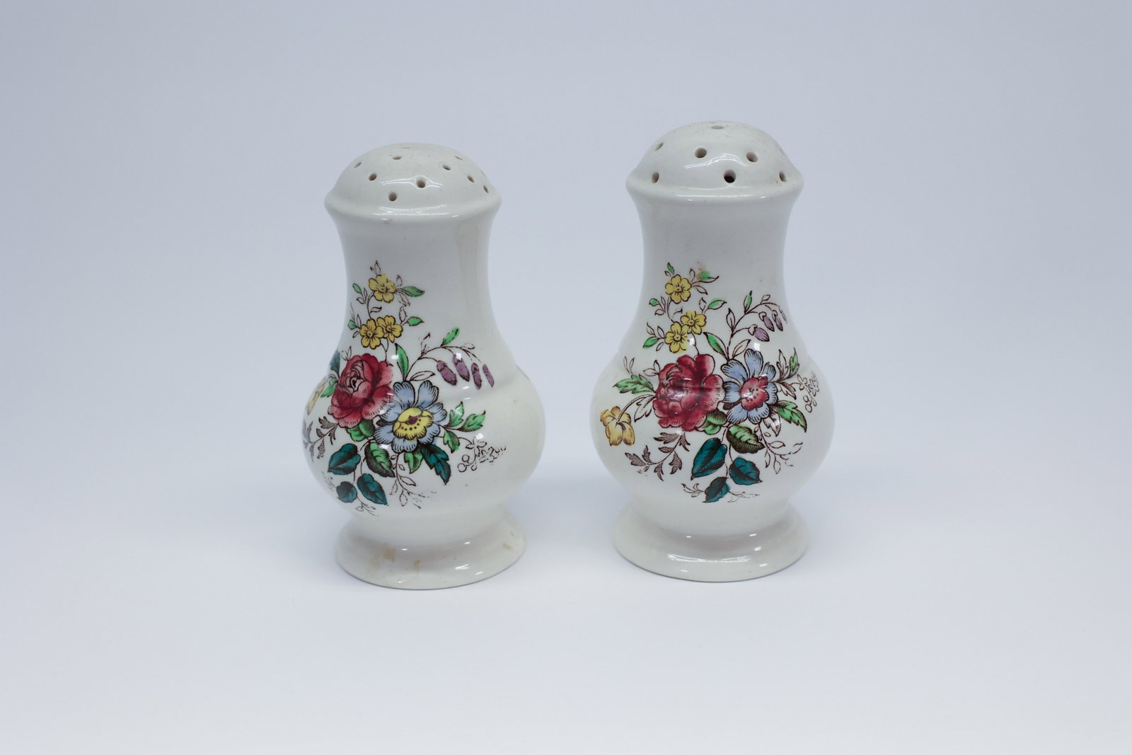 Copeland Spode "Romney" Salt & Pepper Shakers (1 of 2)