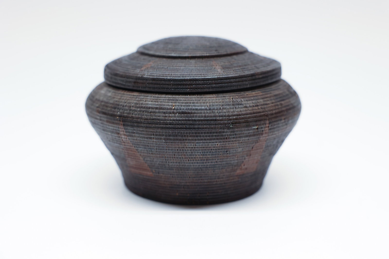 Thai Yan Lipao Vine Woven Lidded Basket (1 of 9)