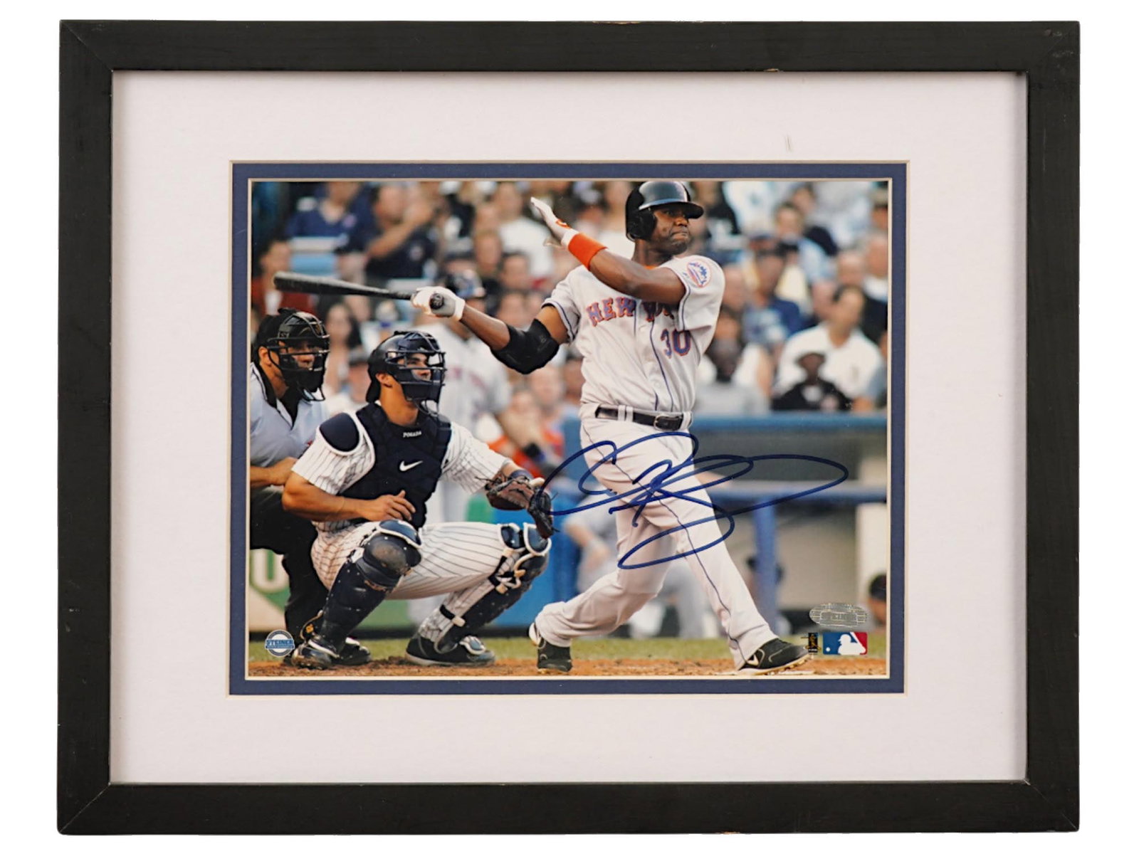 ENDY CHAVEZ SIGNED FRAMED PHOTO STEINER AUTH: A large-format photograph signed by Endy Chavez, capturing his iconic "The Catch" from the 2006 NLCS. The item is professionally framed and Steiner Sports authenticated. NY Mets, NLCS, MLB, The