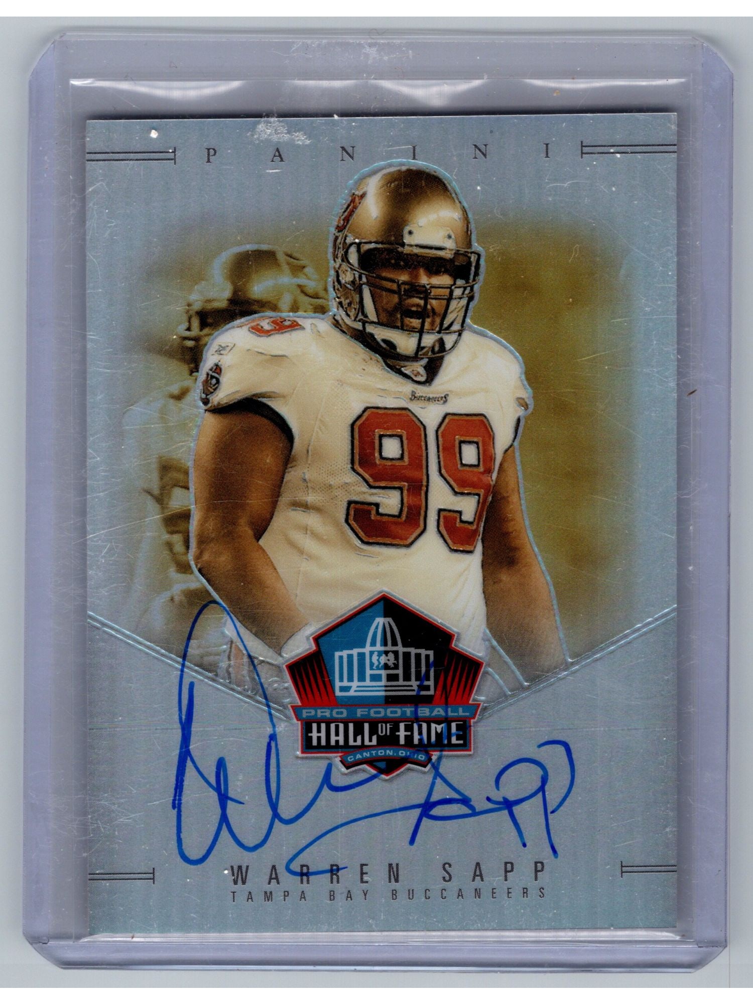 2025 PANINI NT HALL OF FAME AUTO WARREN SAPP AUTOGRAPH #HOF-WSA /50: This 2025 Panini National Treasures "Hall of Fame" autographed card features legendary defensive tackle Warren Sapp. Serial-numbered to 50, this highly coveted signature piece celebrates his induction