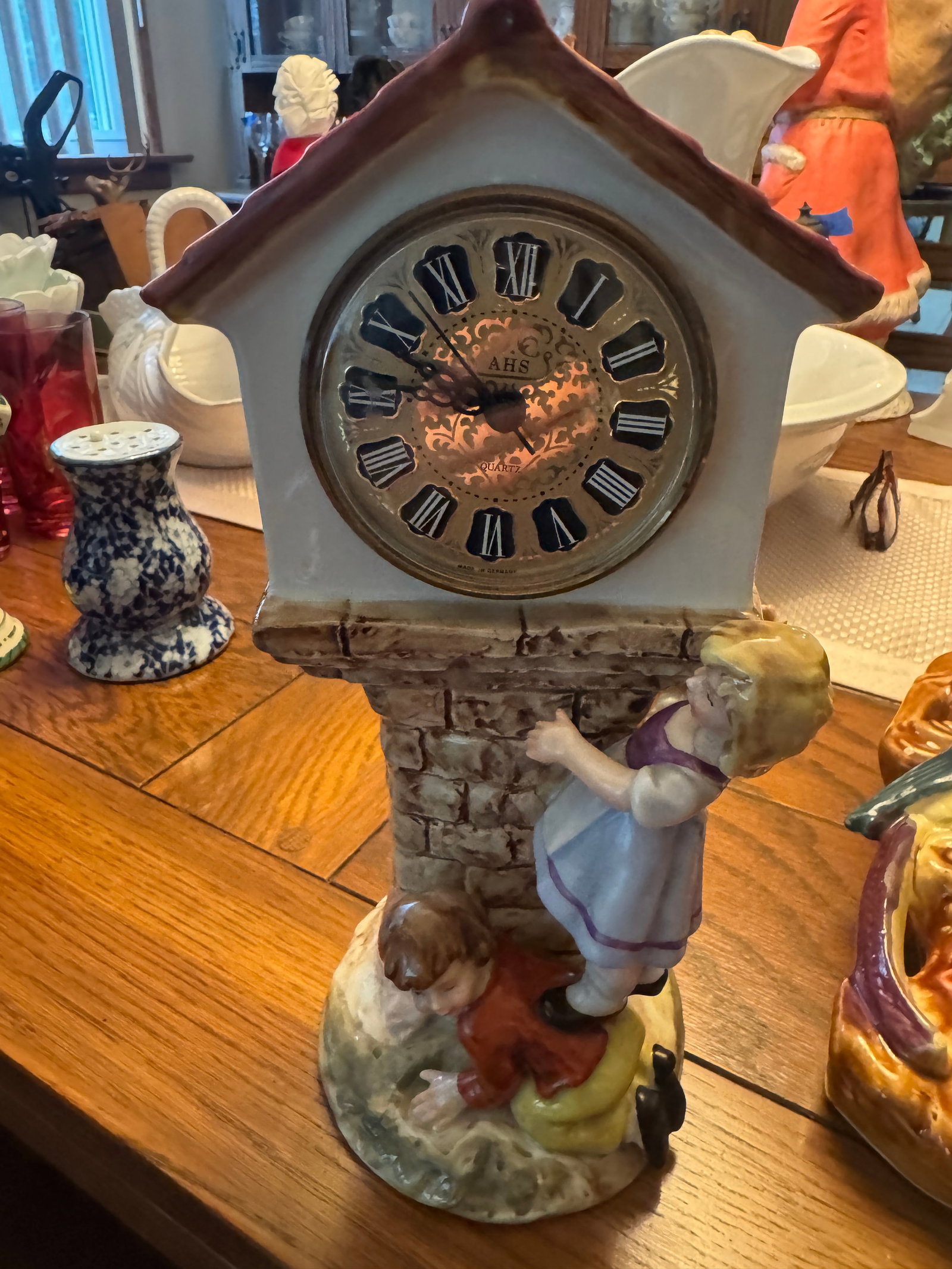 Cermaic Clock: 11"W7"D7"H