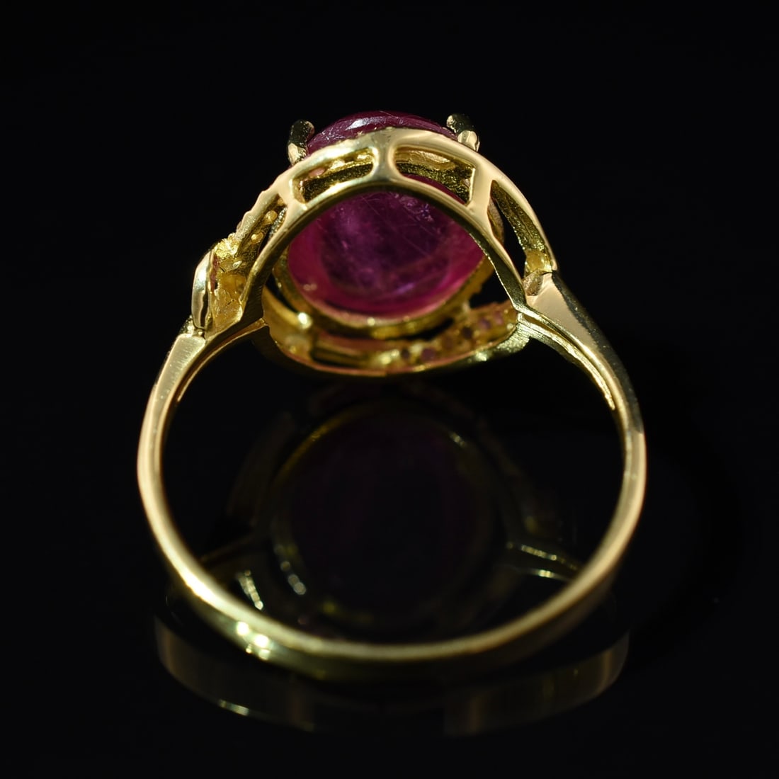 5.8ct African Ruby Cabochon Ring - 3