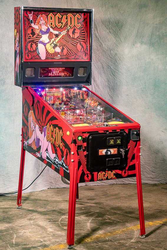 AC / DC PINBALL MACHINE