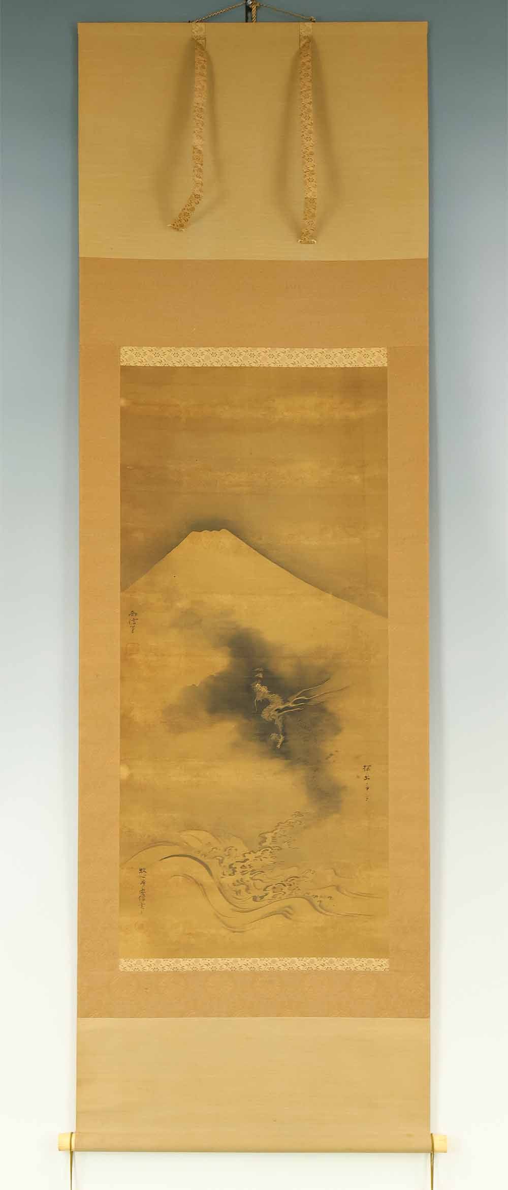 Kano Tanyu (1602-1674) Kano Naonobu (1607-1650) Kano Yasunobu (1614-1685) Japanese hanging scroll: Kano Tanyu (1602-1674) Kano Naonobu (1607-1650) Kano Yasunobu (1614-1685) Japanese antique art kakejiku kakemono wall hanging scroll / Collaboration work - Dragon Crossing Over Mount Fuji Kano Tanyu (