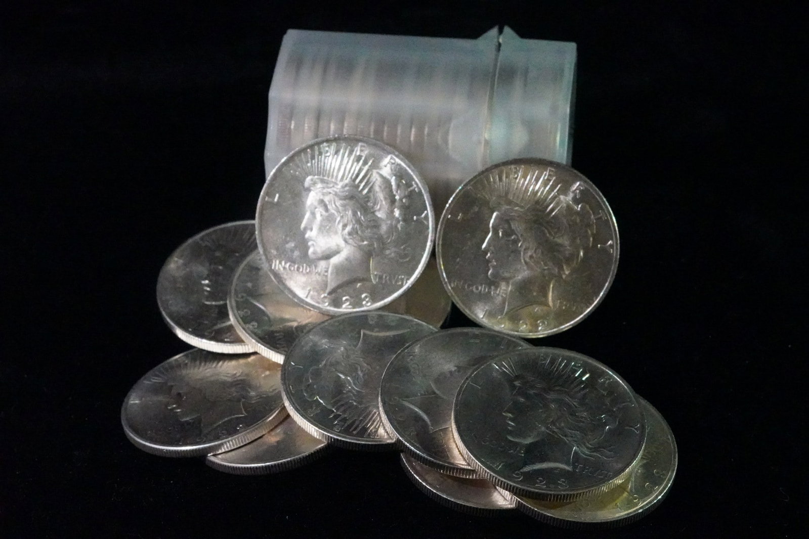 LOT OF 25 PEACE SILVER DOLLARS BU (1 of 1)