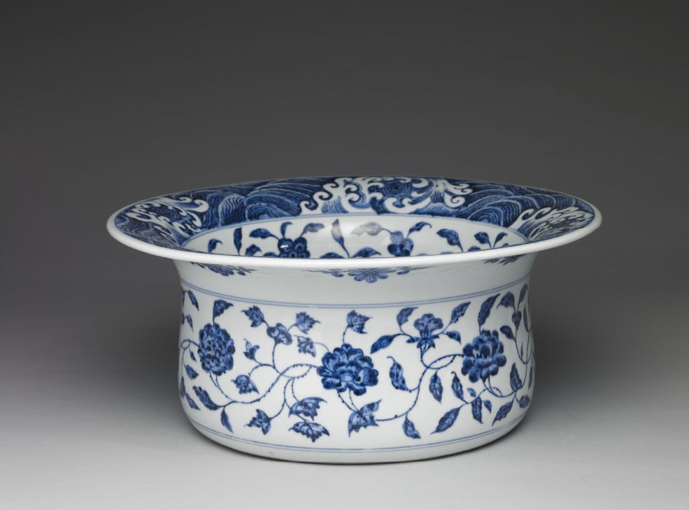 Angled-rim basin with flowers and waves decoration in underglaze blue: Chinese Antiques Asian Antiques Porcelain Bronze Jade Painting Scroll Gold Chinese Ming Dynasty Furniture