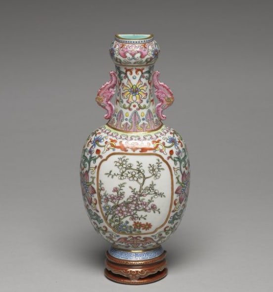 Chinese Antiques Art Hanging vase in falangcai painted enamels: Chinese Antiques Asian Antiques Porcelain Bronze Jade Painting Scroll Gold Chinese Ming Dynasty Furniture