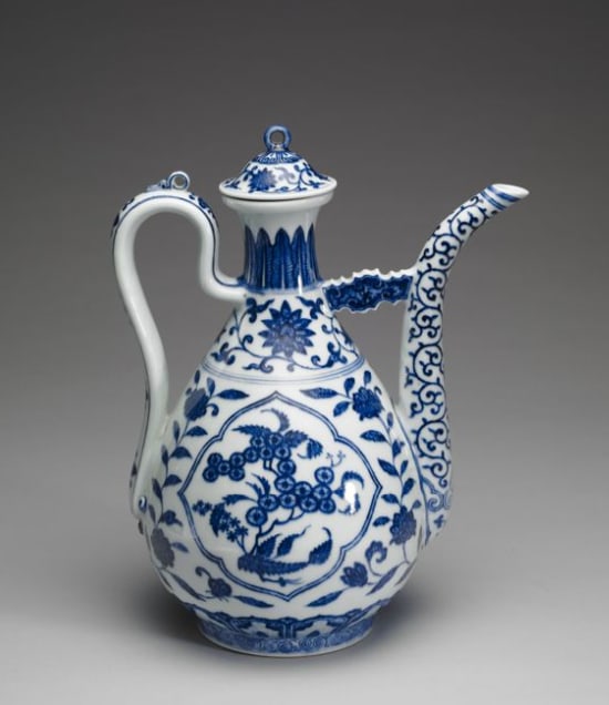 Chinese Antiques Art Ewer with lychee and peach decoration in underglaze blue (1 of 1)