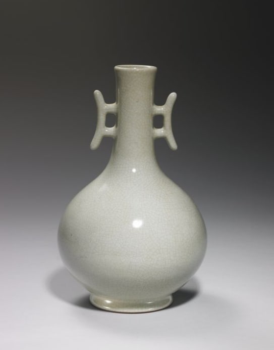 Chinese Antiques Art Vase with halberd handles in green glaze (1 of 1)