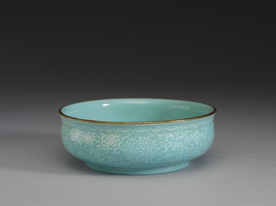 Chinese Antiques Art Bowl with floral scrolls in sky blue glaze: Chinese Antiques Art Asian Antiques Porcelain Bronze Jade Painting Scroll Gold Chinese Ming Dynasty Furniture