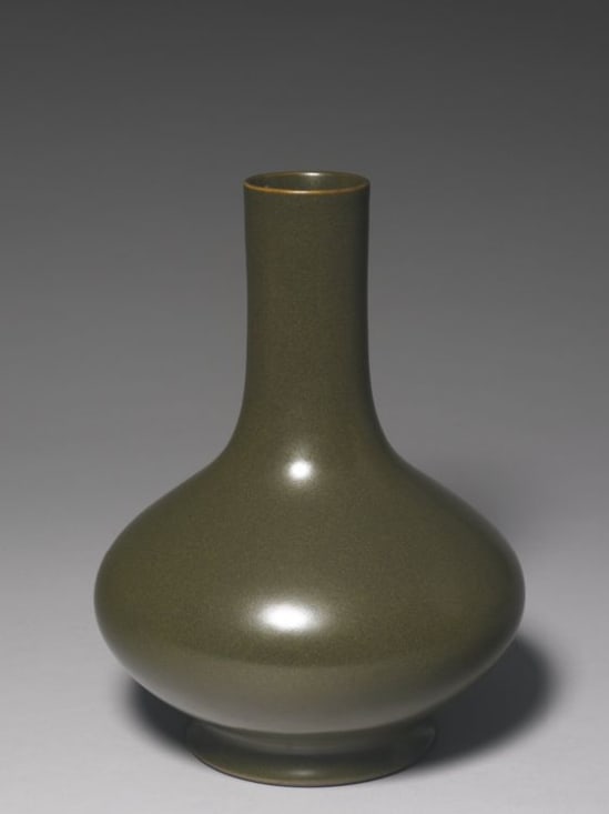 Chinese Antiques Art Long-necked vase with tea-dust glaze: Chinese Antiques Art Asian Antiques Porcelain Bronze Jade Painting Scroll Gold Chinese Ming Dynasty Furniture