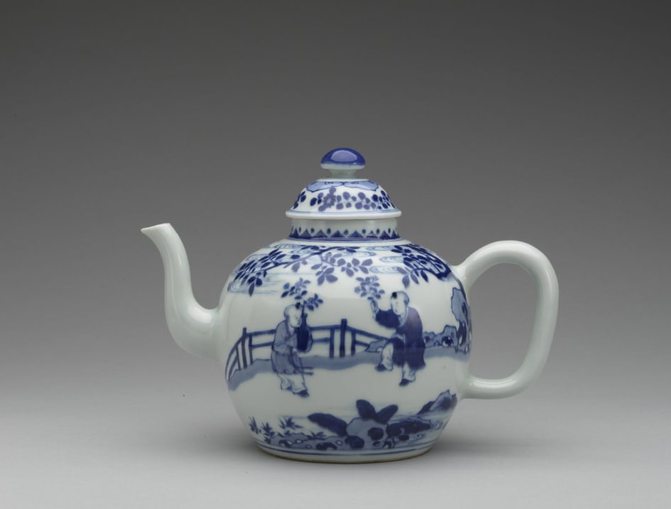 Chinese Antiques Art Pot with children at play in underglaze blue: Chinese Antiques Art Asian Antiques Porcelain Bronze Jade Painting Scroll Gold Chinese Ming Dynasty Furniture