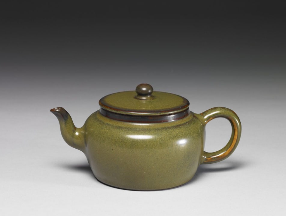 Chinese Antiques Art Teapot in tea-dust glaze: Chinese Antiques Art Asian Antiques Porcelain Bronze Jade Painting Scroll Gold Chinese Ming Dynasty Furniture