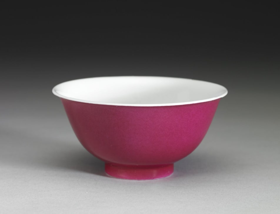 Chinese Antiques Art Bowl with dragon pattern in rouge red glaze: Chinese Antiques Art Asian Antiques Porcelain Bronze Jade Painting Scroll Gold Chinese Ming Dynasty Furniture