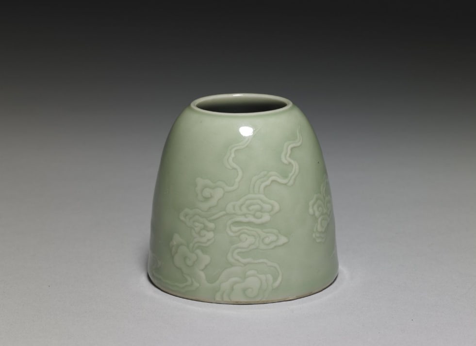 Chinese Antiques Art Water holder with green glaze: Chinese Antiques Art Asian Antiques Porcelain Bronze Jade Painting Scroll Gold Chinese Ming Dynasty Furniture