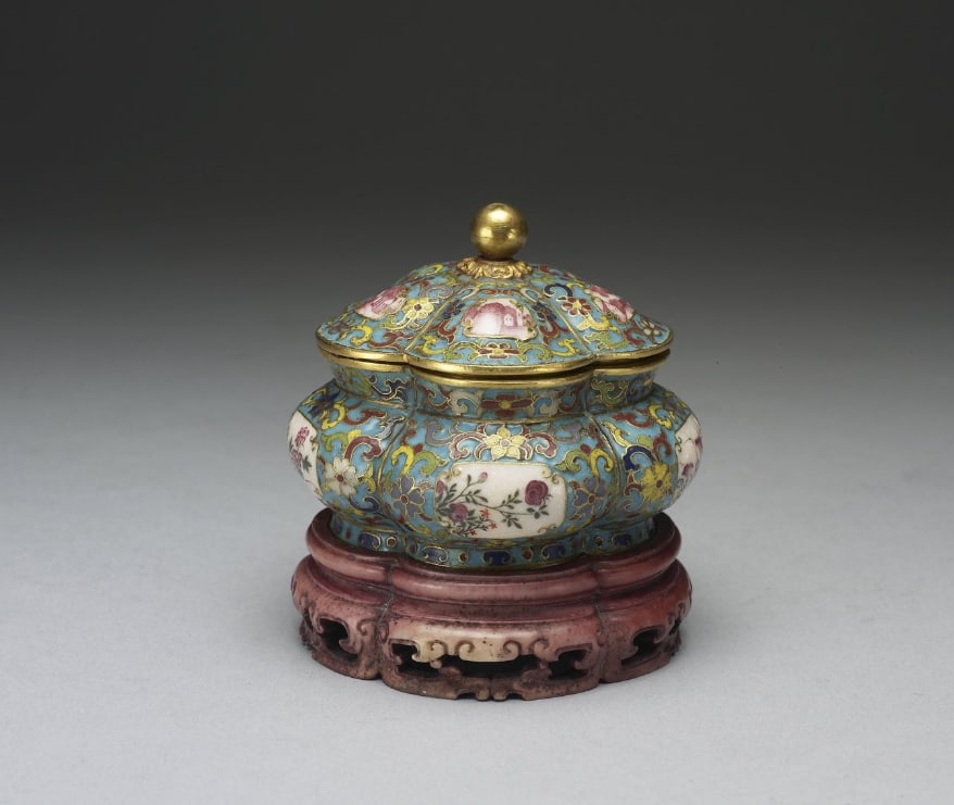 Chinese Antiques Art Cloisonné covered jar with floral decoration (1 of 1)