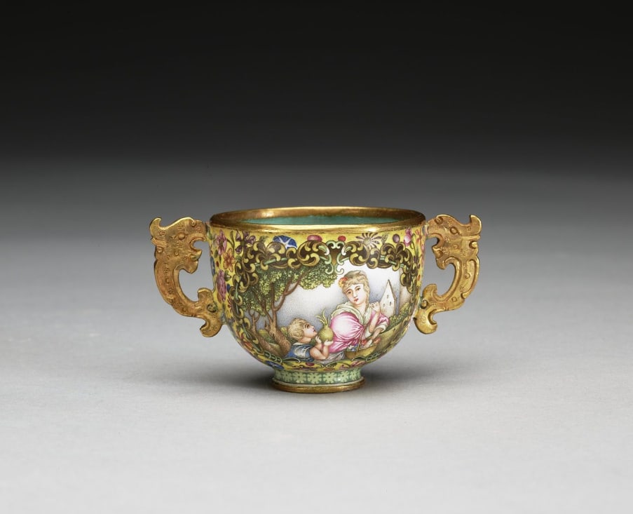 Chinese Antiques Art Gold cup with Western decoration in painted enamels: Chinese Antiques Art Asian Antiques Porcelain Bronze Jade Painting Scroll Gold Chinese Ming Dynasty Furniture