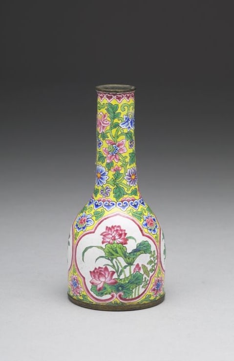 Chinese Antiques Art Copper long-necked vase in painted enamels: Chinese Antiques Art Asian Antiques Porcelain Bronze Jade Painting Scroll Gold Chinese Ming Dynasty Furniture