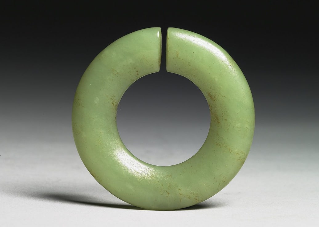 Chinese Antiques Art Jue earring: Chinese Antiques Art Asian Antiques Porcelain Bronze Jade Painting Scroll Gold Chinese Ming Dynasty Furniture