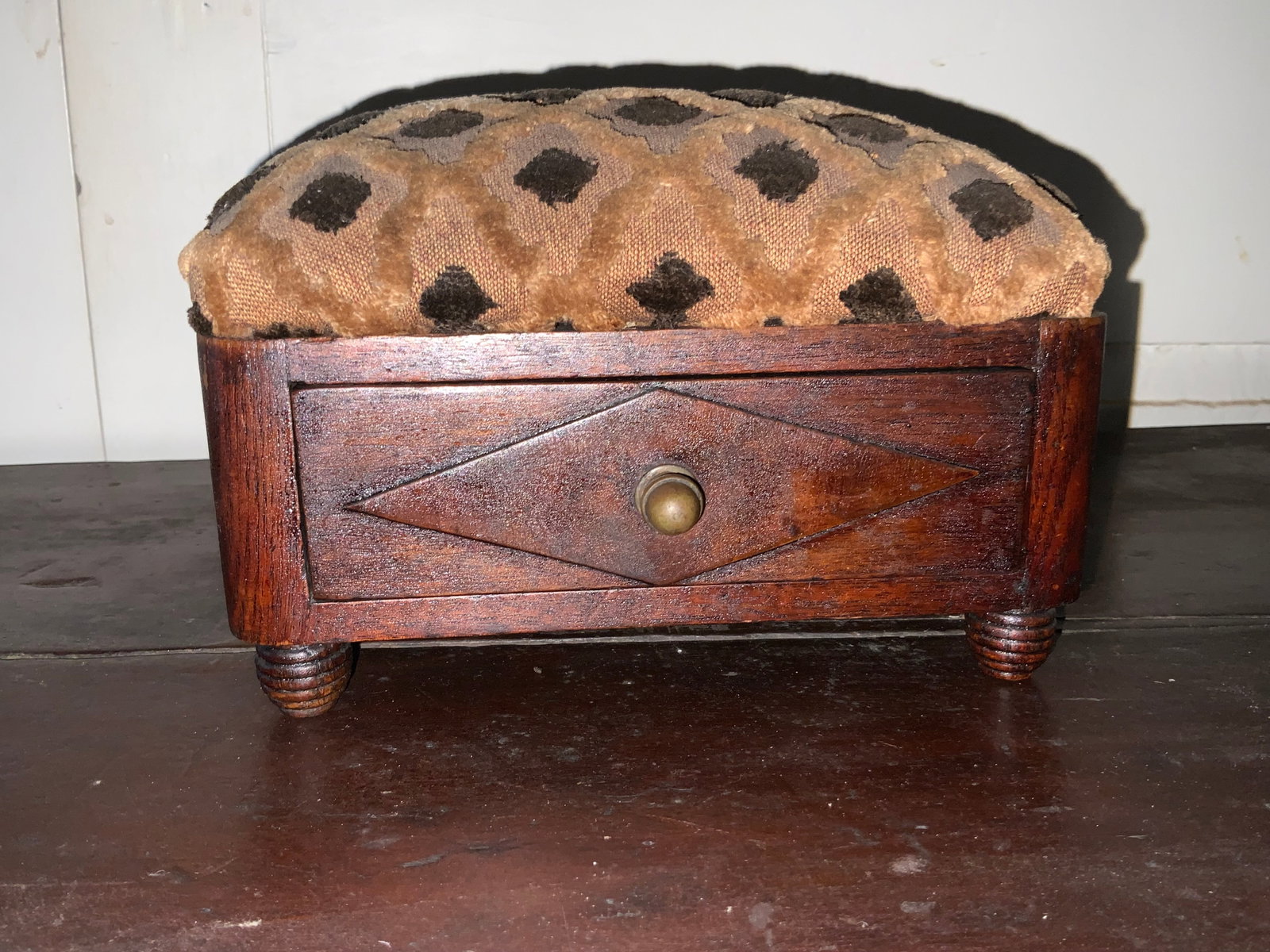 Sewing Stand: Sewing stand, 1 drawer, pin cushion top, on turned legs. Good condition.