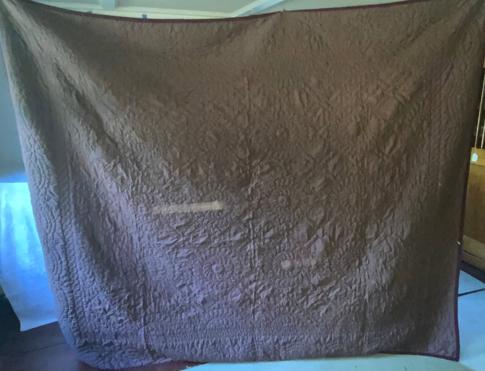 Amish Quilt: Amish quilt, 84" x 103", green and red, normal wear and some holes. Fair condition.