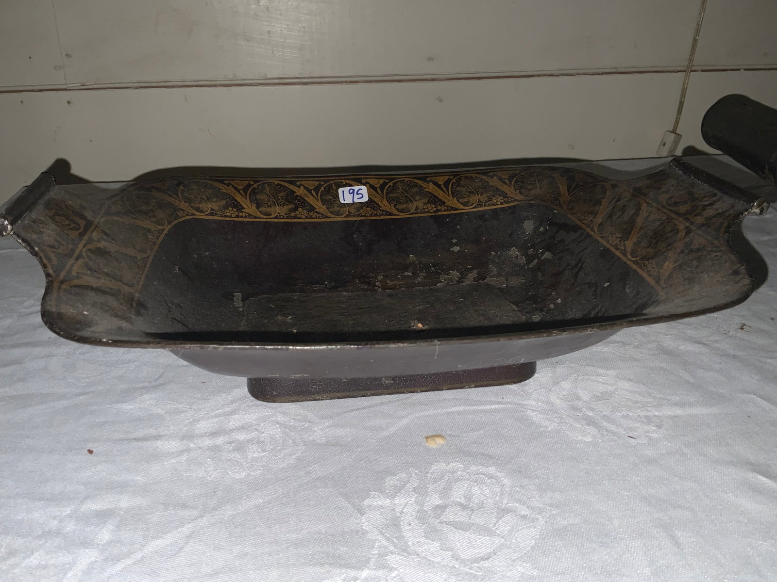 Tole Tin Trays: Tole tin trays, 4 early bread trays, various sizes, some paint loss. Fair condition.