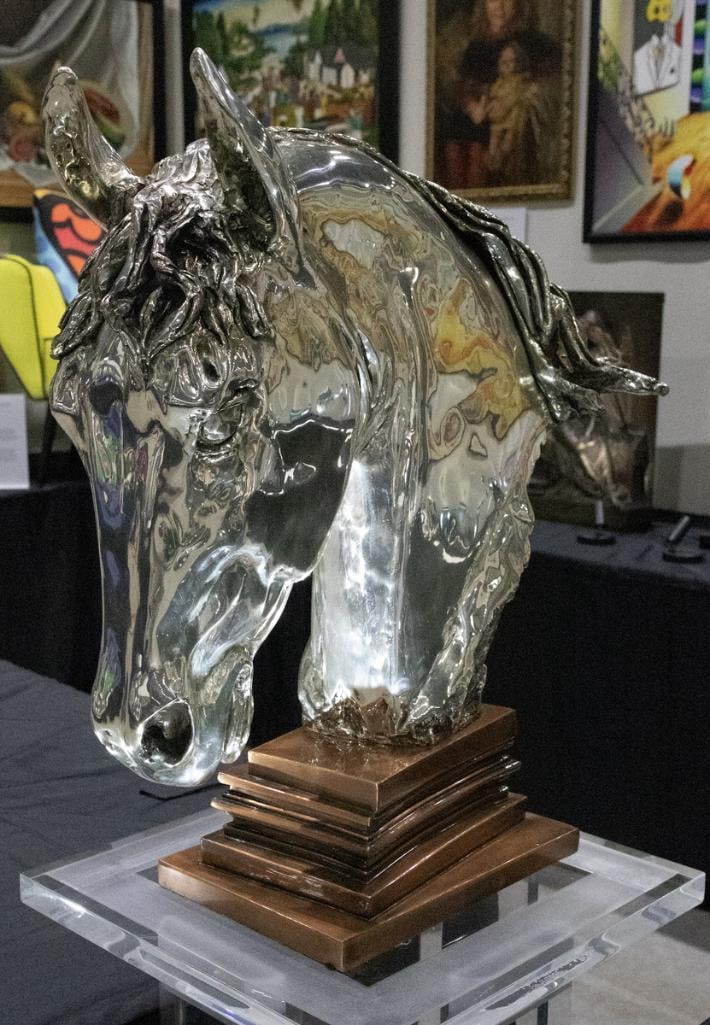 Ricardo del Río (Mexican, b. 1961) "Horse Head" Silver-Plated sculpture: Ricardo del Río (Mexican, b. 1961) Horse Head, Model No. 8009 Silver-plated sculpture 1994 Large-scale equestrian sculpture created by Ricardo del Río for D’Argenta Internacional, depi