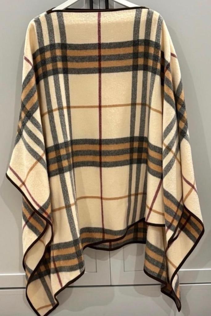 Vintage Burberry Merino Wool Cream Cape/Shawl (1 of 7)